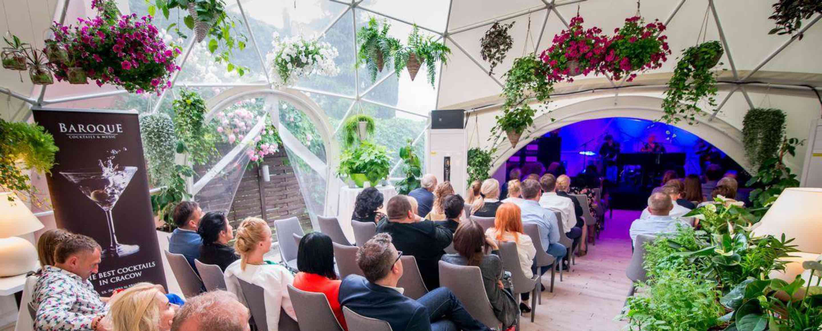 Producent namiotów sferycznych. Zastosowanie: event, motylarnia, przestrzeń targowa, wystawa, gastronomia. hala magazynowa. Namioty sferyczne